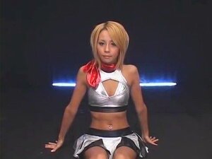 驚くべき日本の女の子、綾音リカが素晴らしい小さなおっぱいのJAV映画に出演。
