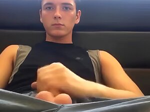Boys Wank porn videos at Xecce.com
