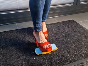 Bbw Foot Crush porn videos at Xecce.com