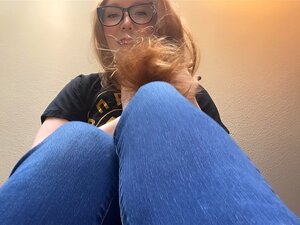 Giantess Mom Feet porn videos at Xecce.com