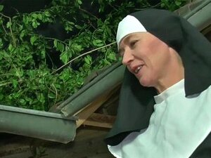 Pater Verführt Nonnen Porn Gratis Pornos und Sexfilme Hier Anschauen