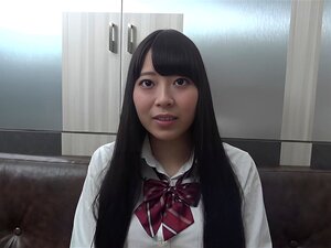 色白美乳の小さなマンコに大量中出しをねじ込まれる＜中出し＞