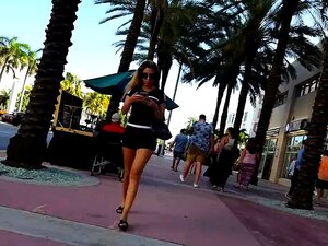 Voyeur Upskirt MILF Hot