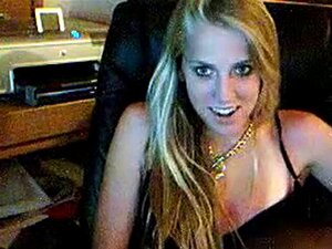 300px x 225px - Webcam Blonde Strip porn videos at Xecce.com